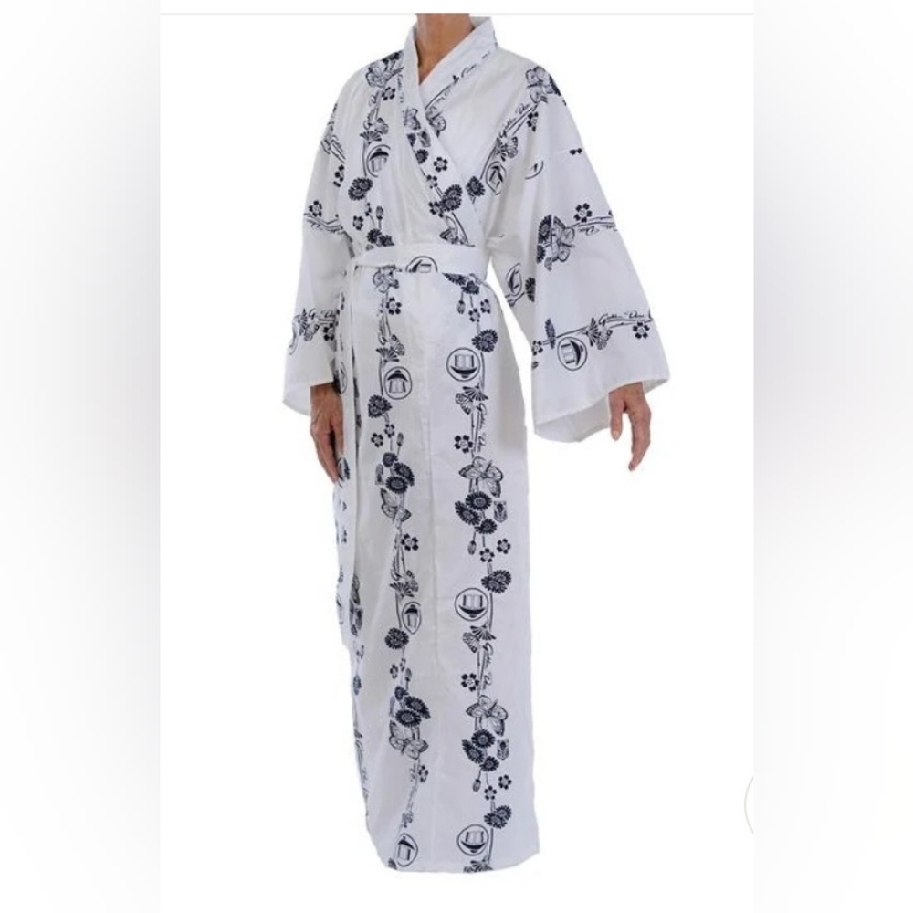 Golden Door White Kimono Robe with Blue Floral Print